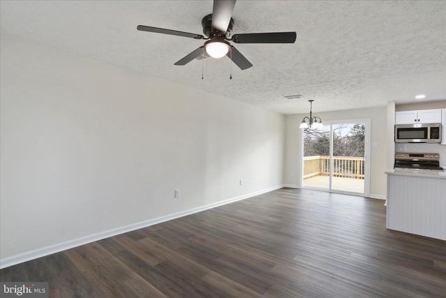 672 MONTMORENCY DR, Bunker Hill, WV 25413