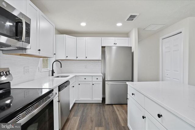 672 MONTMORENCY DR, Bunker Hill, WV 25413