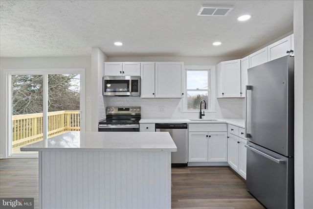 672 MONTMORENCY DR, Bunker Hill, WV 25413