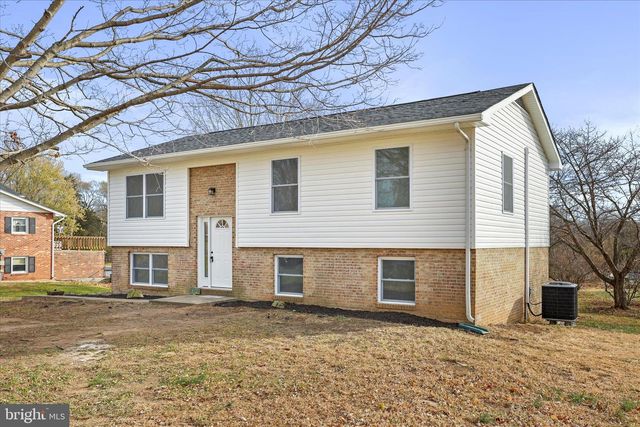 672 MONTMORENCY DR, Bunker Hill, WV 25413