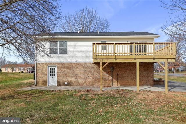 672 MONTMORENCY DR, Bunker Hill, WV 25413