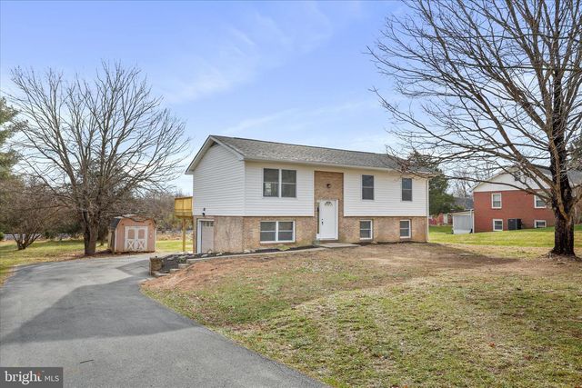 672 MONTMORENCY DR, Bunker Hill, WV 25413