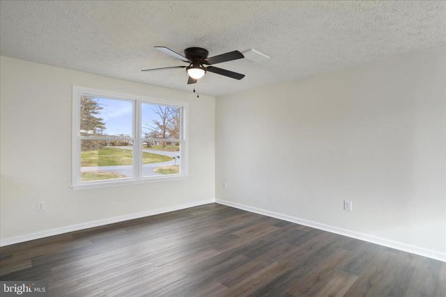 672 MONTMORENCY DR, Bunker Hill, WV 25413