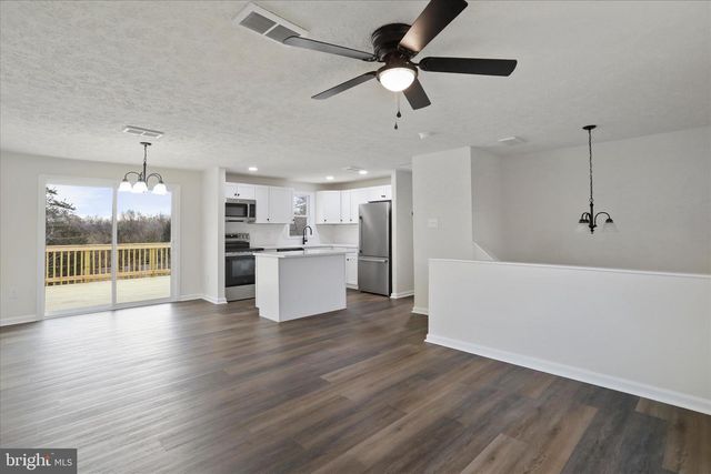 672 MONTMORENCY DR, Bunker Hill, WV 25413