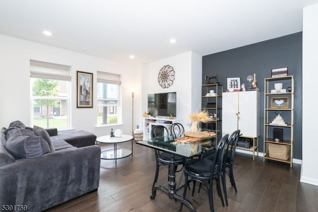 4 Sadie Cir 4105, Union Twp., NJ 07083