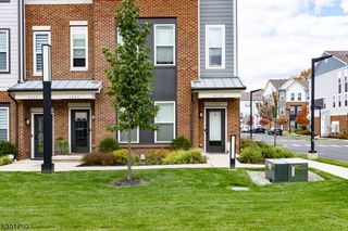 4 Sadie Cir 4105, Union Twp., NJ 07083