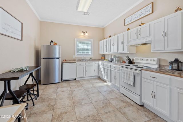 523 Broussard Lane, Jennings, LA 70546