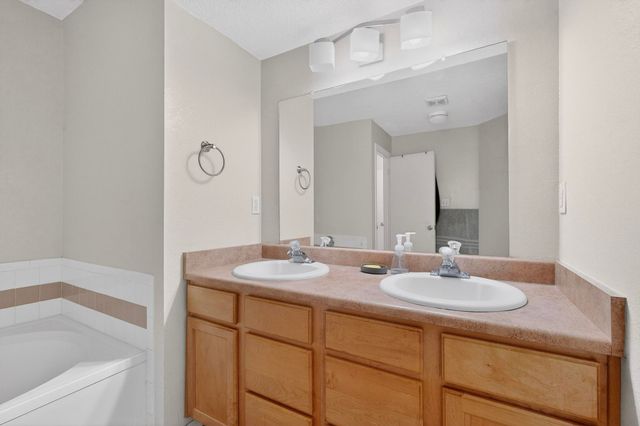 515 Deschutes Street SE, Albuquerque, NM 87123