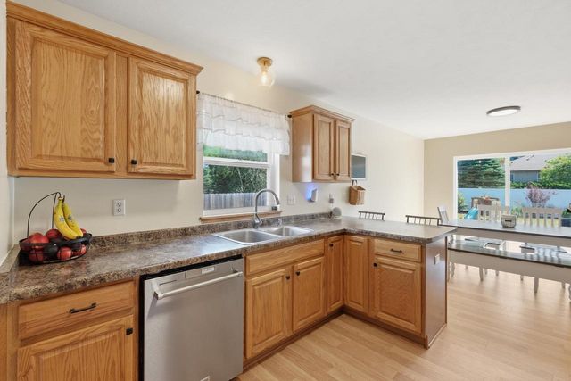 1365 Savannah Woods Drive, Edgerton, WI 53534