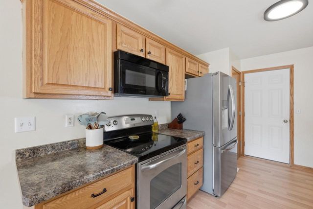 1365 Savannah Woods Drive, Edgerton, WI 53534