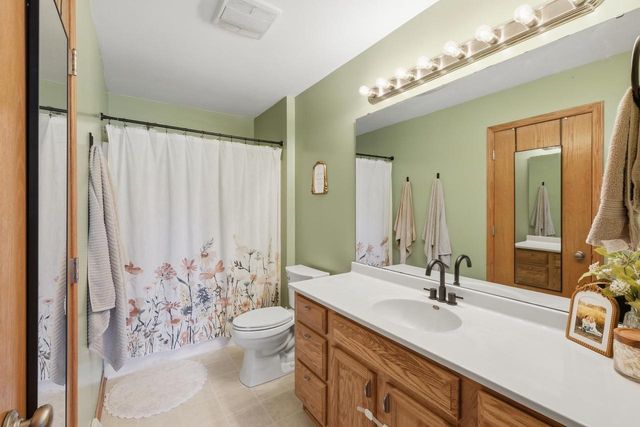 1365 Savannah Woods Drive, Edgerton, WI 53534