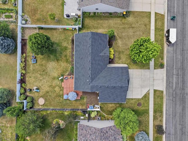 1365 Savannah Woods Drive, Edgerton, WI 53534