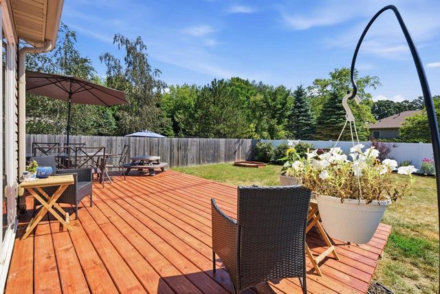 1365 Savannah Woods Drive, Edgerton, WI 53534