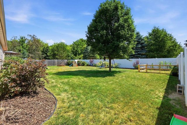 1365 Savannah Woods Drive, Edgerton, WI 53534