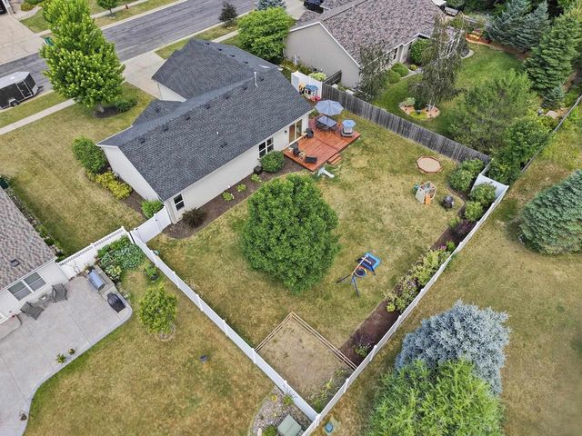 1365 Savannah Woods Drive, Edgerton, WI 53534