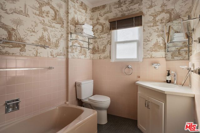 9012 Elevado Street, West Hollywood, CA 90069