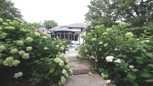 2221 Donegal Drive, Darien, IL 60561