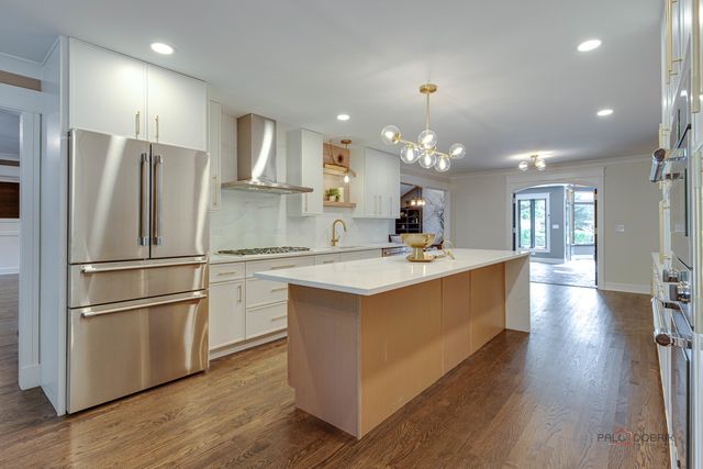 2221 Donegal Drive, Darien, IL 60561