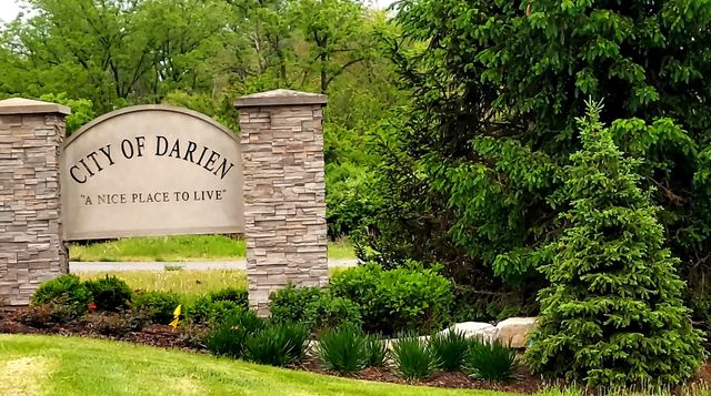 2221 Donegal Drive, Darien, IL 60561