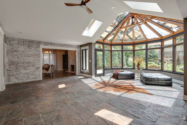 2221 Donegal Drive, Darien, IL 60561