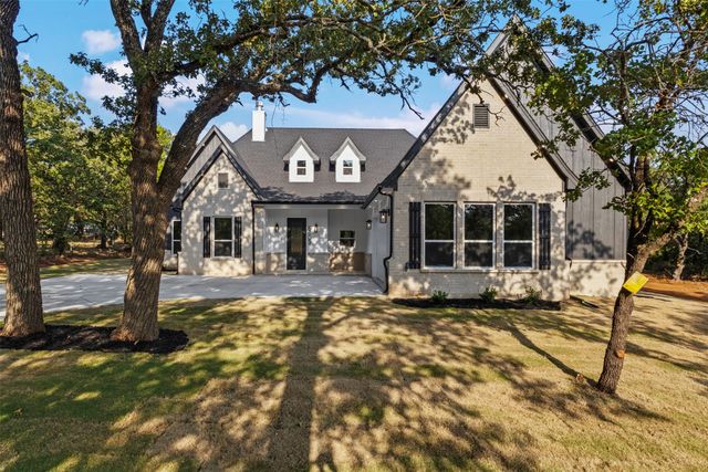 5609 Thousand Oaks Drive, Joshua, TX 76058