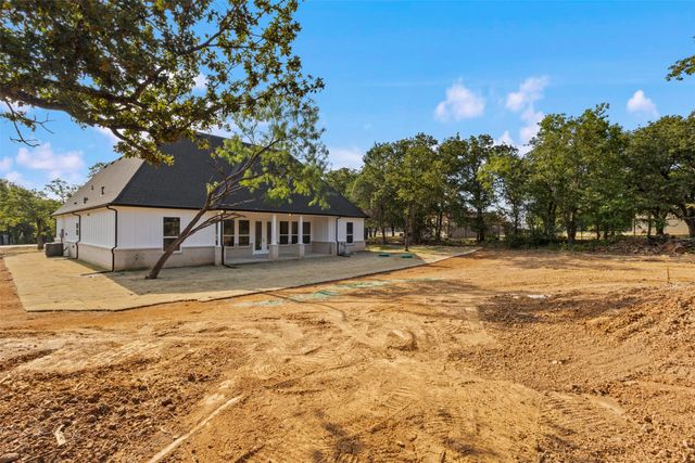 5609 Thousand Oaks Drive, Joshua, TX 76058