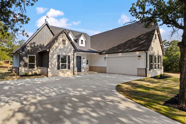5609 Thousand Oaks Drive, Joshua, TX 76058