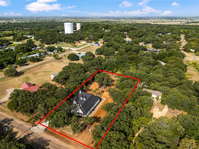5609 Thousand Oaks Drive, Joshua, TX 76058