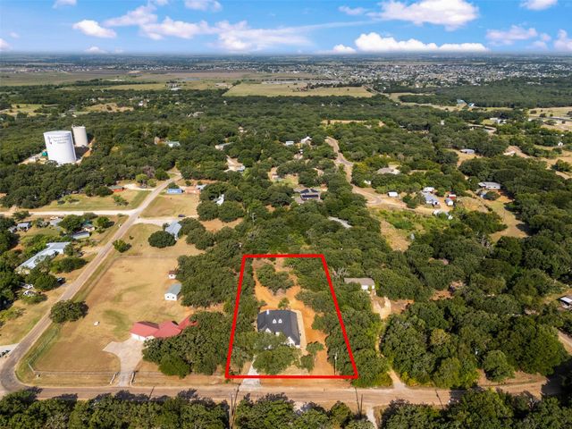 5609 Thousand Oaks Drive, Joshua, TX 76058