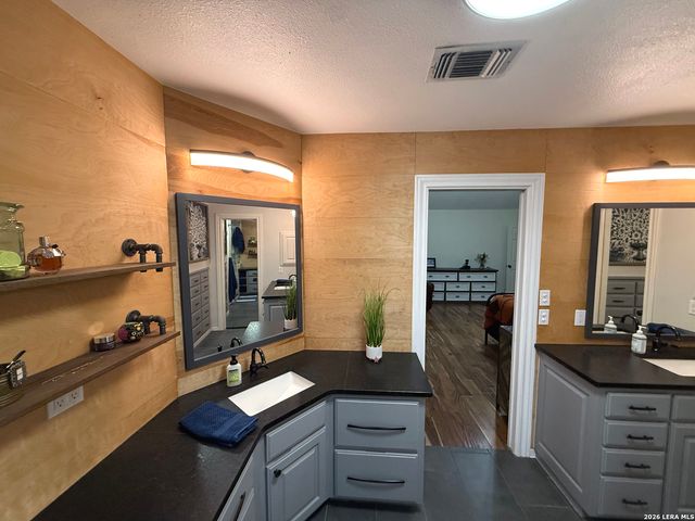 8530 FAIRWAY GREEN DR, Fair Oaks Ranch, TX 78015