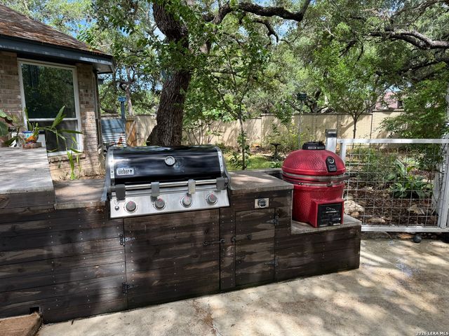 8530 FAIRWAY GREEN DR, Fair Oaks Ranch, TX 78015