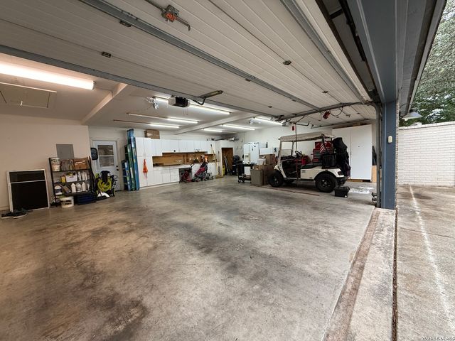 8530 FAIRWAY GREEN DR, Fair Oaks Ranch, TX 78015