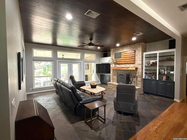 8530 FAIRWAY GREEN DR, Fair Oaks Ranch, TX 78015