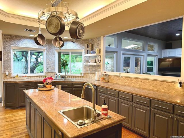 8530 FAIRWAY GREEN DR, Fair Oaks Ranch, TX 78015