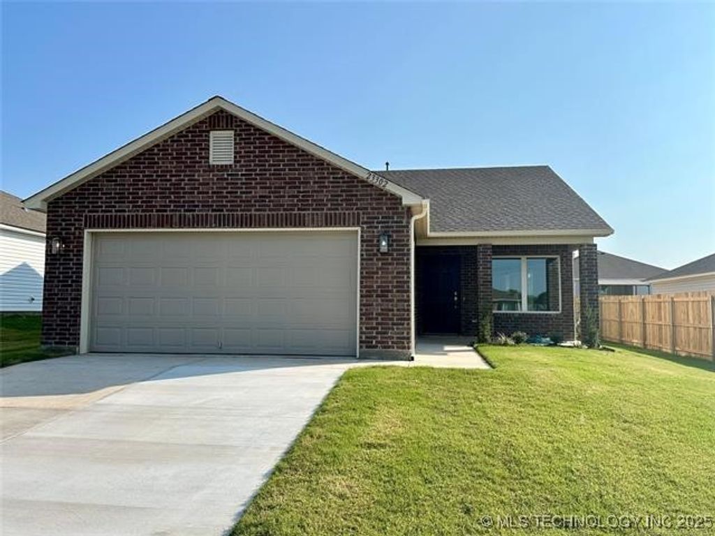1109 W Fargo Road, Claremore, OK 74019