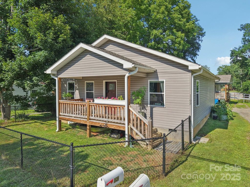 1193 Brown Avenue, Waynesville, NC 28786