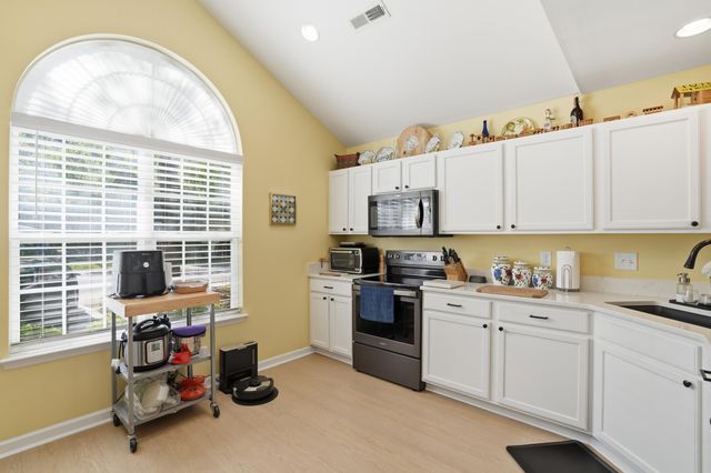 8663 Grassy Oak Trail, North Charleston, SC 29420