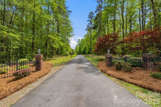 5675 Highway 55 Highway E, Clover, SC 29710