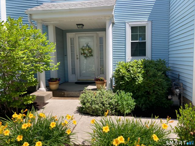 104 Redstone Circle 104, Rocky Hill, CT 06067
