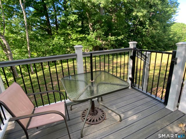 104 Redstone Circle 104, Rocky Hill, CT 06067