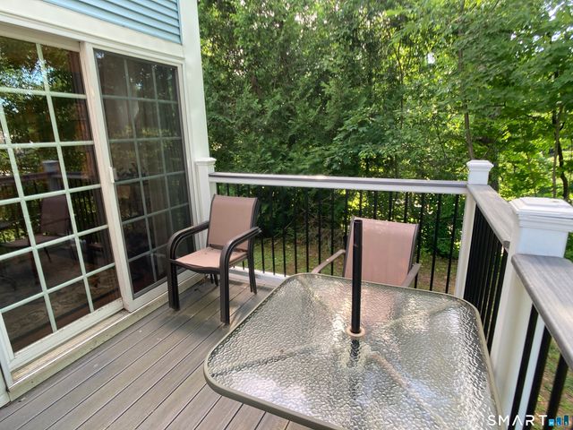 104 Redstone Circle 104, Rocky Hill, CT 06067