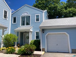 104 Redstone Circle 104, Rocky Hill, CT 06067