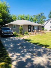 8396 Cooley Beach Drive, White Lake Charter Township, MI 48386