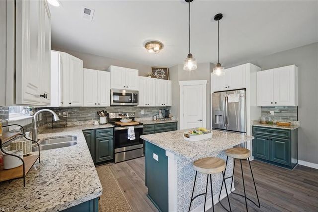 2534 Seven Eleven RD, Chesapeake, VA 23322