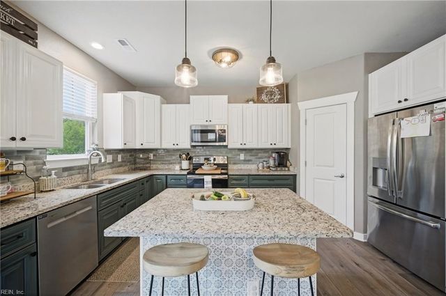 2534 Seven Eleven RD, Chesapeake, VA 23322