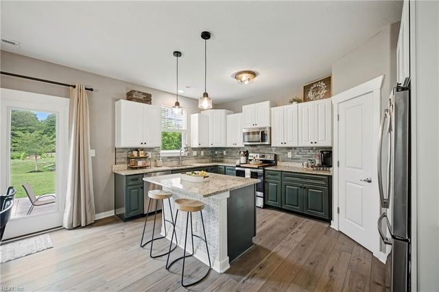 2534 Seven Eleven RD, Chesapeake, VA 23322