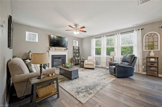 2534 Seven Eleven RD, Chesapeake, VA 23322