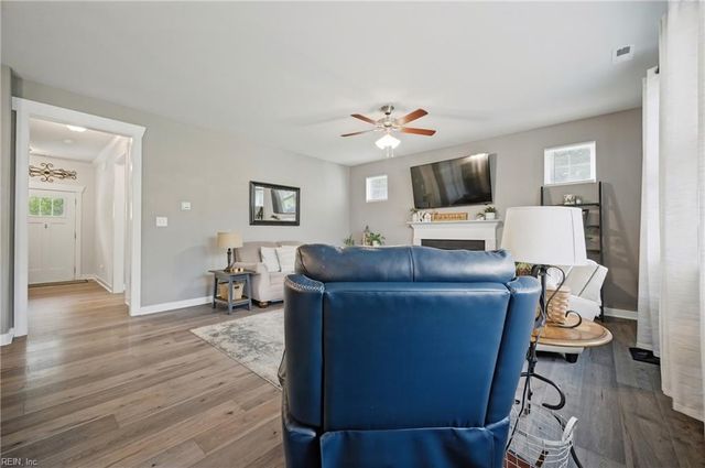 2534 Seven Eleven RD, Chesapeake, VA 23322