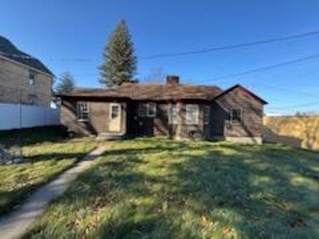 220 S State Street, Hart, MI 49420