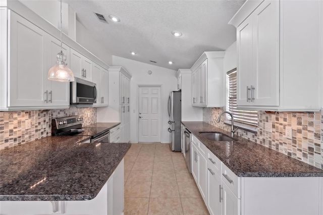 2272 MALLORY CIR CIRCLE, Haines City, FL 33844